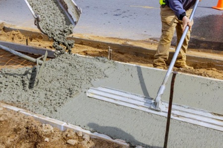 Quelle bétonnière louer pour vos travaux de construction ?